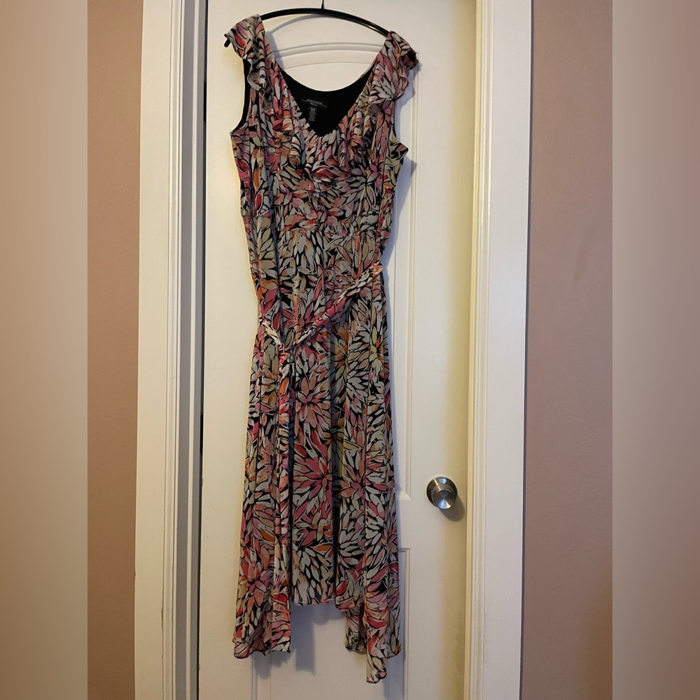 Floral sleeveless V neck fully lined